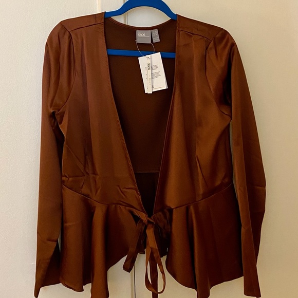 ASOS Tall wrap peplum blouse in satin - Picture 3 of 4